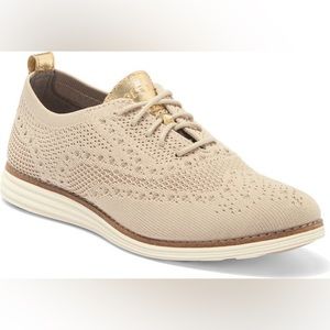Cole Haan – Original Grand Stitchlite Wingtip Oxford
RYE STCHLT Size: 5.5
